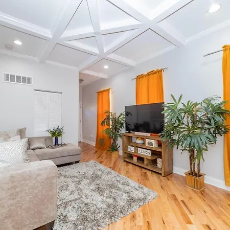 Lux Apt In Bronzeville, Min From Downtown-Rsv Now!